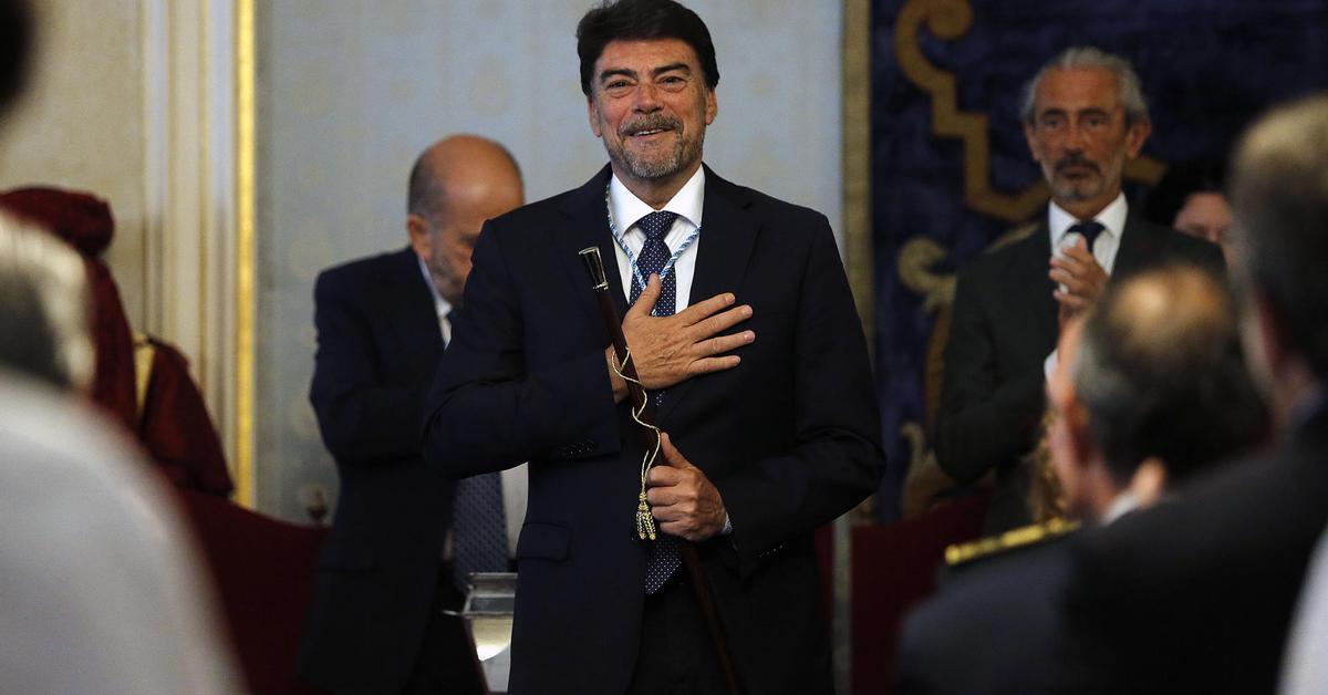 Alicante: PP-Vox Deal Threatens Valencian Language Status