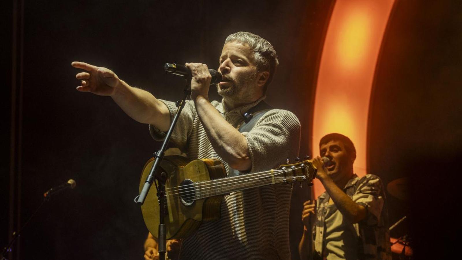 Josep Montero during the Oques Grasses concert at Parc del Fòrum, in the celebration of Estrella Damm's 150 years.