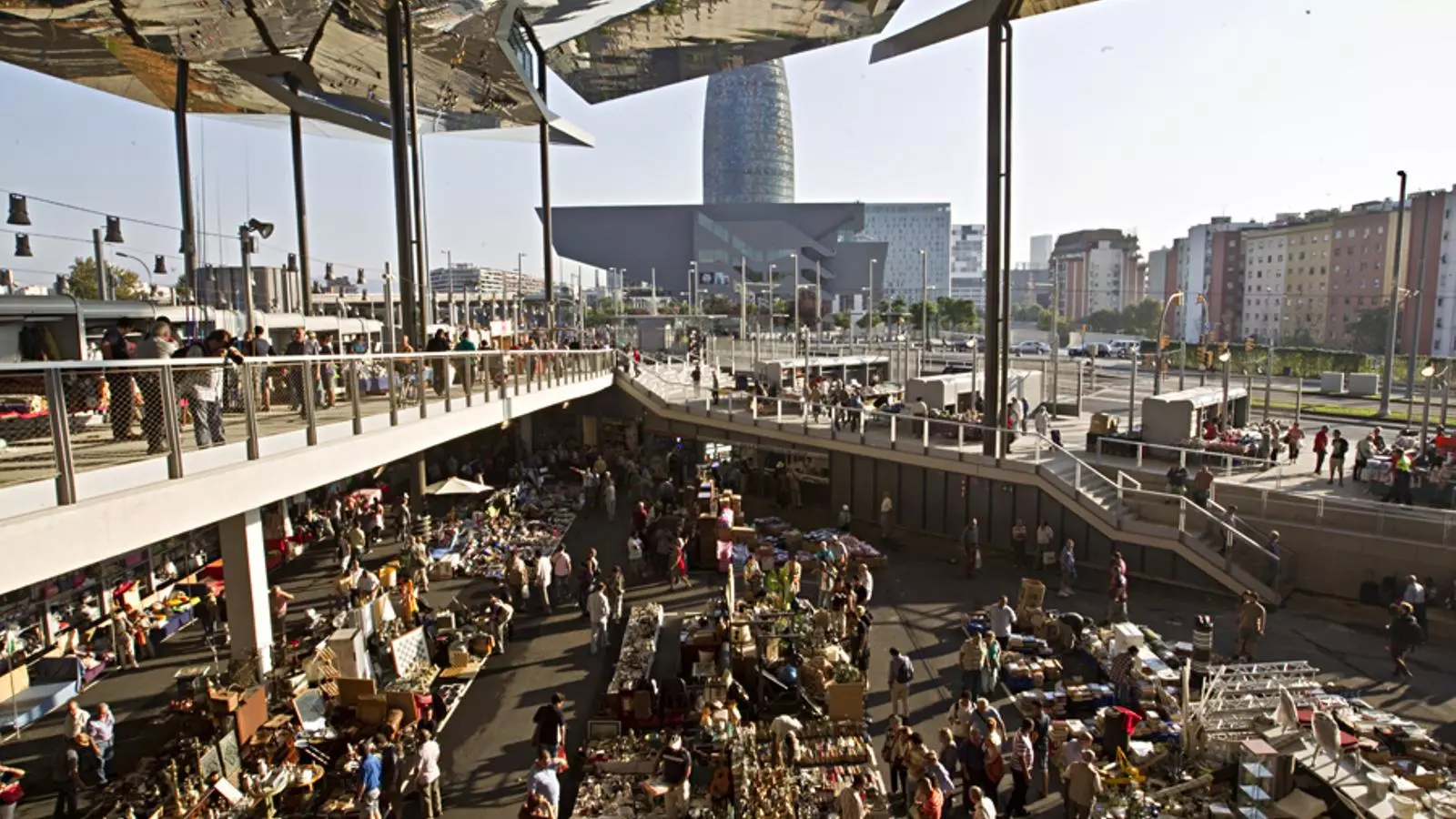 Primer dia del mercat dels Encants a la seva nova ubicació. Xavier Bertral