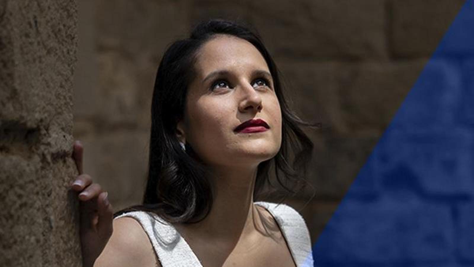 Sara Blanch, soprano, photographed in the gardens of the Library of Catalonia
