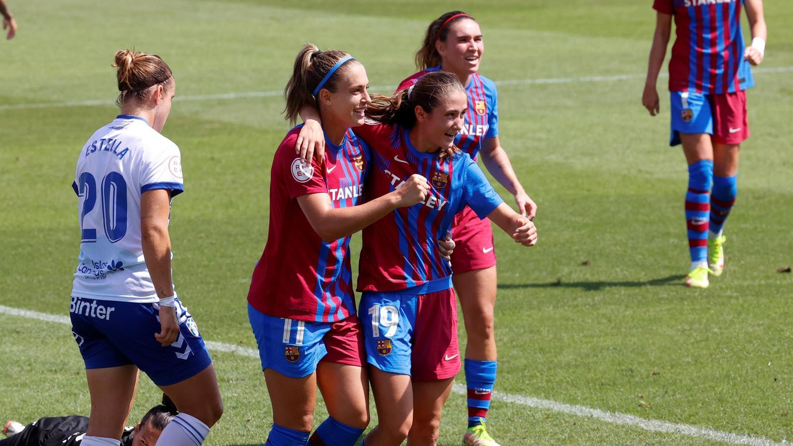 Alexia Putellas i Bruna Vilamala celebrant el tercer gol blaugrana contra el Granadilla