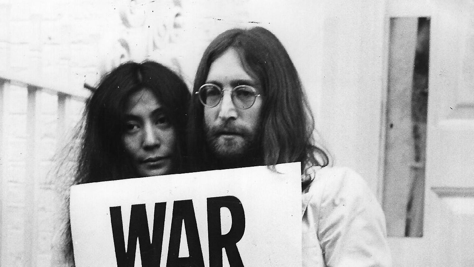 Los excesos dejan a Lamar Odom "luchando por su vida" Yoko Ono explica que John Lennon también se sentía atraído por los hombres