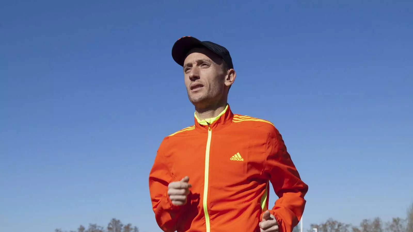 Carles Castillejo es va entrenar ahir, com cada dia, al Prat de Llobregat després de guanyar la Mitja de Granollers.
