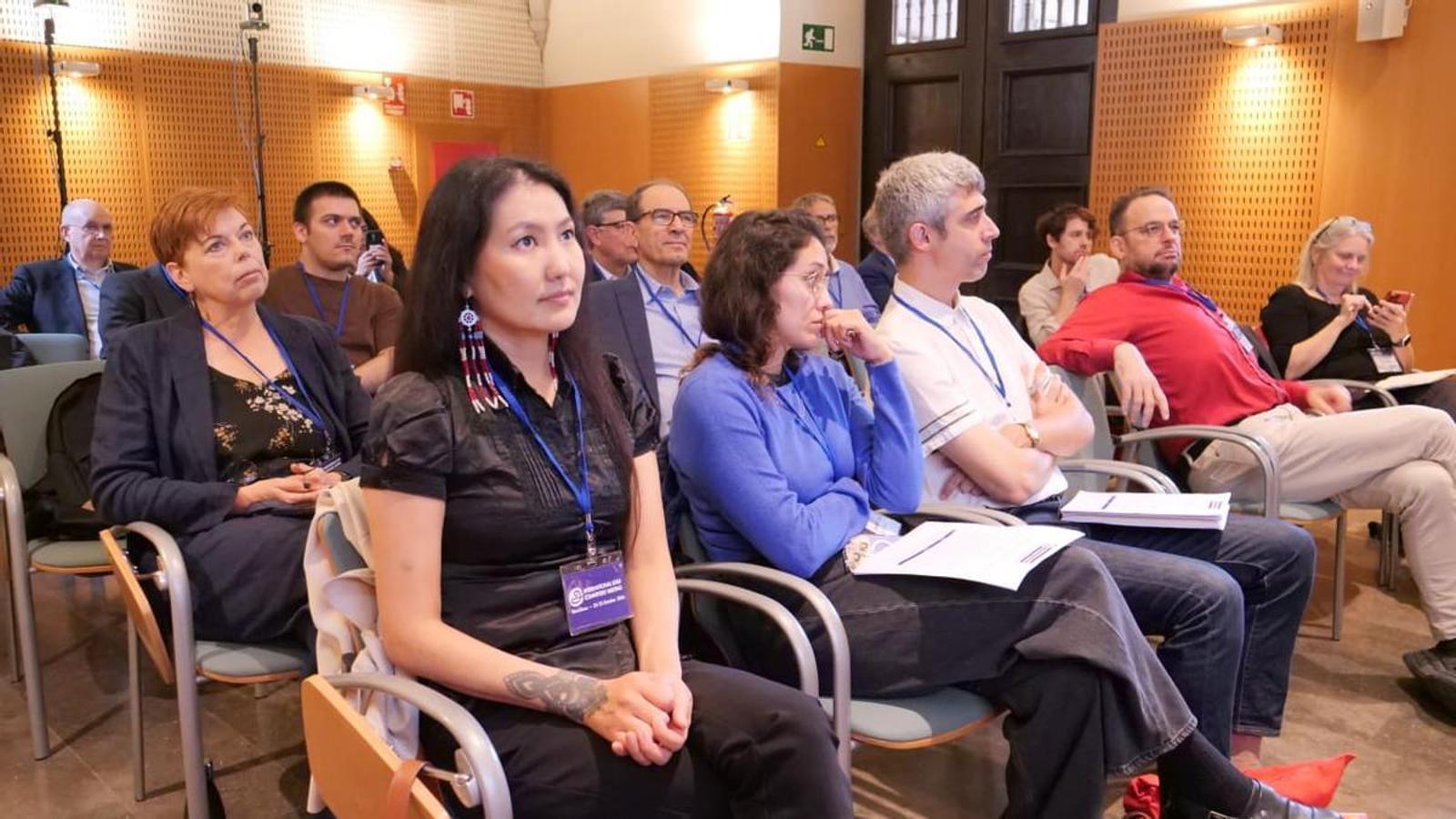 Encuentro de expertos internacionales por los derechos lingüísticos organizado por el CIEMEN y el PEN Catalán.