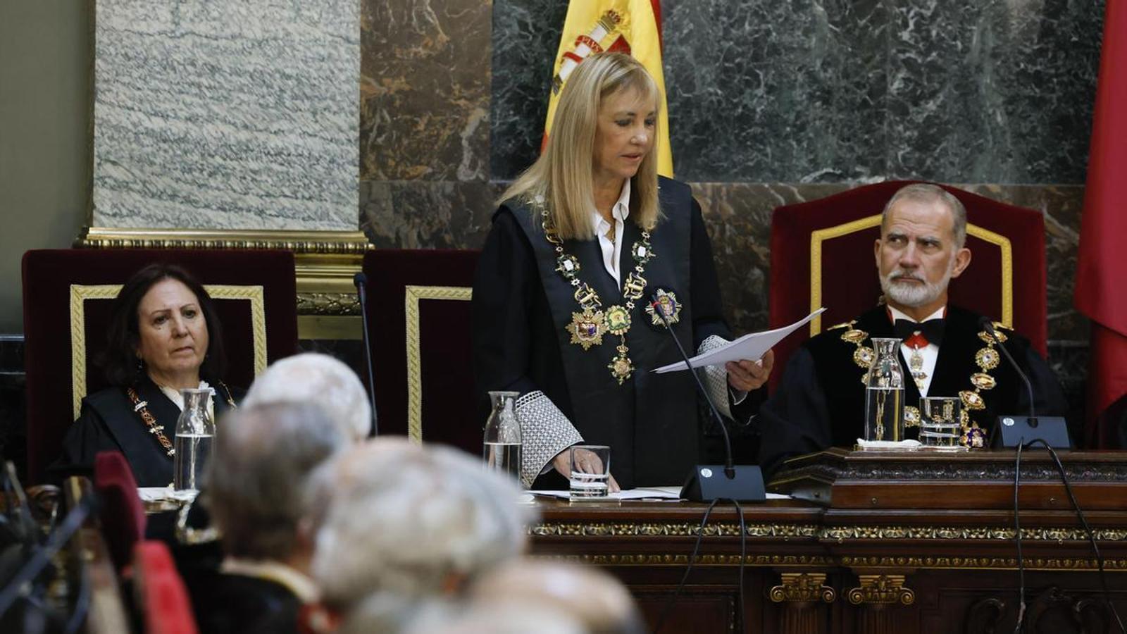 Teresa Perelló, Isabel Perelló and King Felipe VI, during the opening ceremony of the judicial year