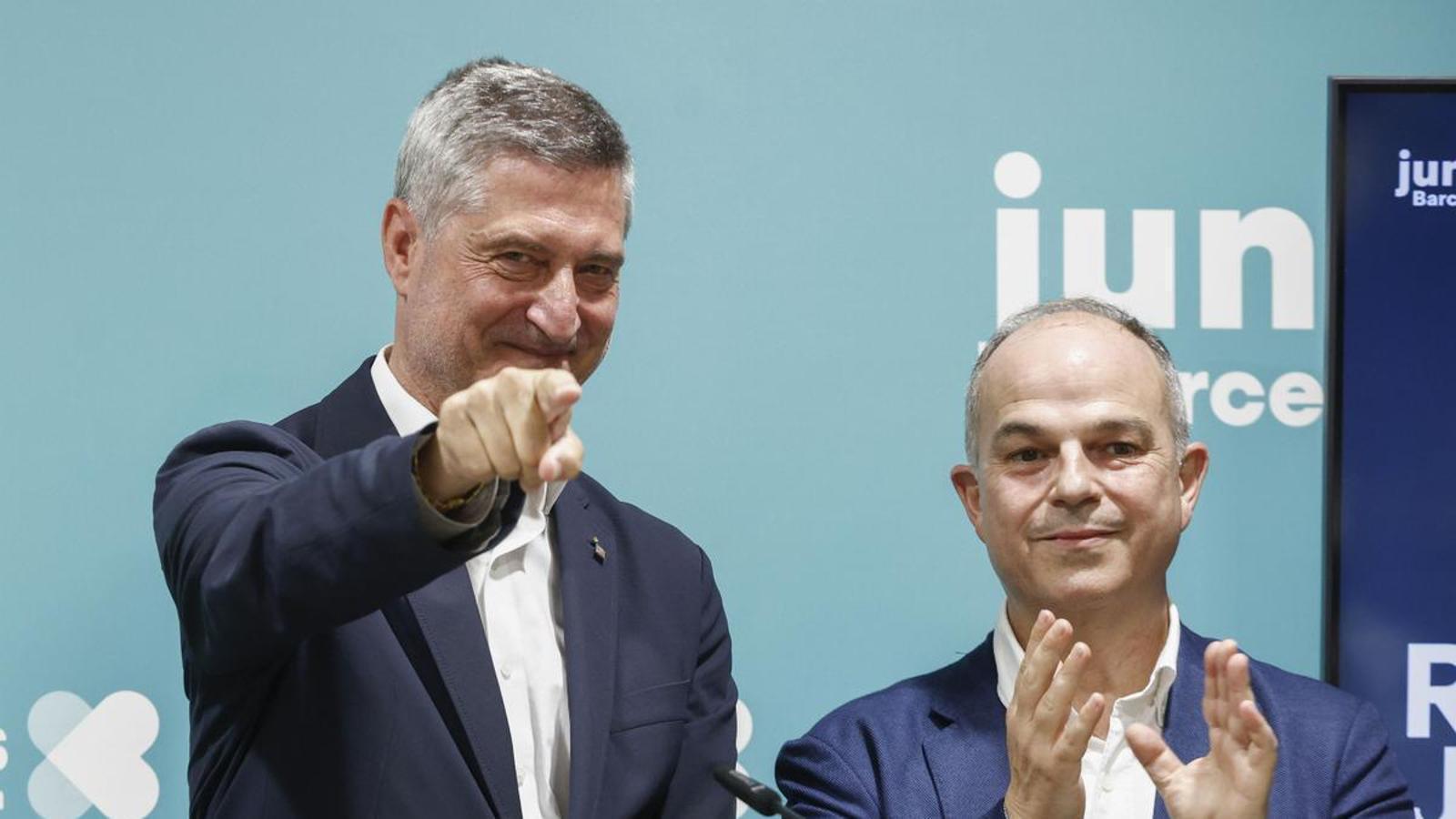 The leader of Junts in the Barcelona City Council, Jordi Martí Galbis (i), next to the general secretary of Junts, Jordi Turull, after having won the party's primaries to become the candidate for mayor of the Catalan capital
