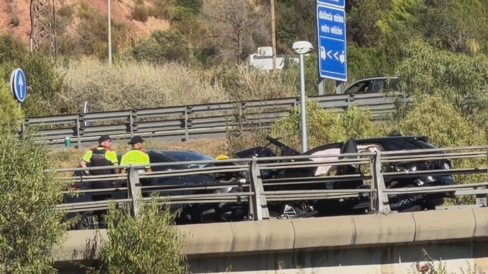 A car fleeing from the Mossos in the wrong direction leaves nine injured on the AP-7