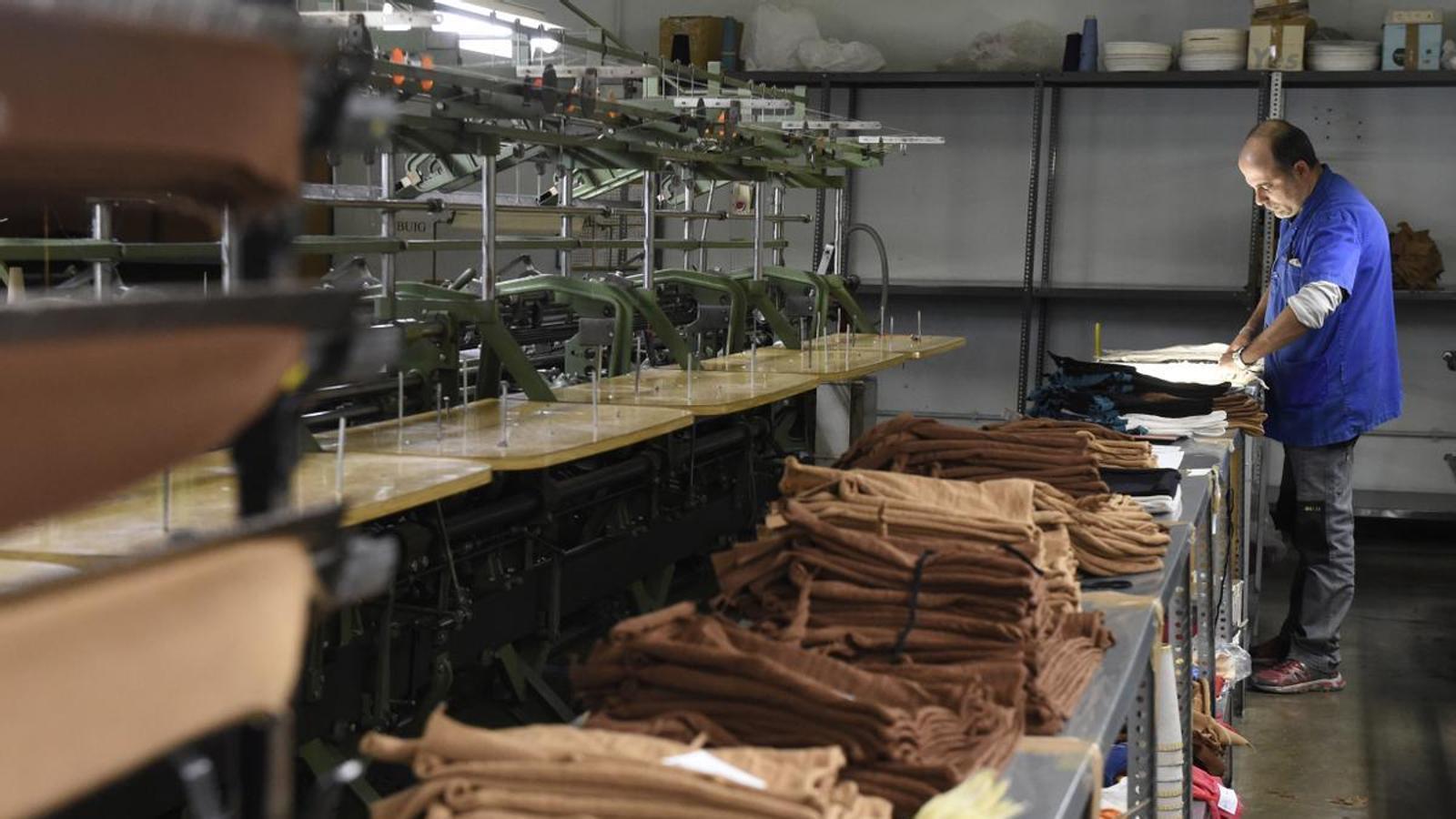 A worker at the John Fil cooperative.