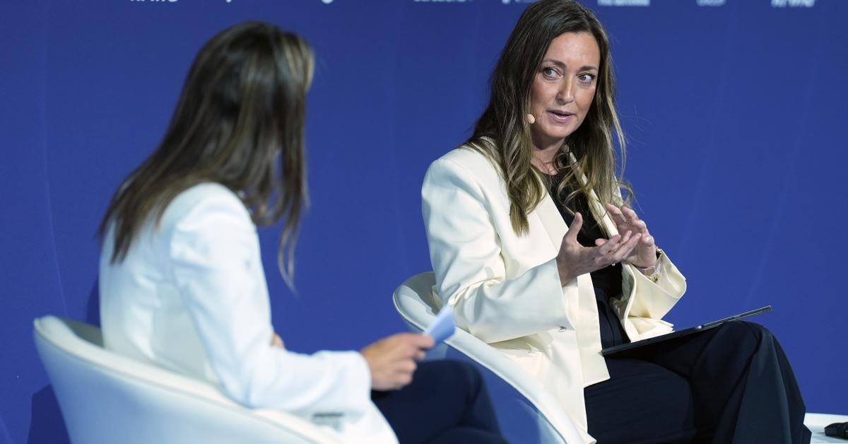 El sector farmacèutic europeu perd competitivitat respecte dels EUA i la Xina. Ho ha advertit la presidenta d'AstraZeneca a Espanya, Laura Colón, durant una taula ro...
