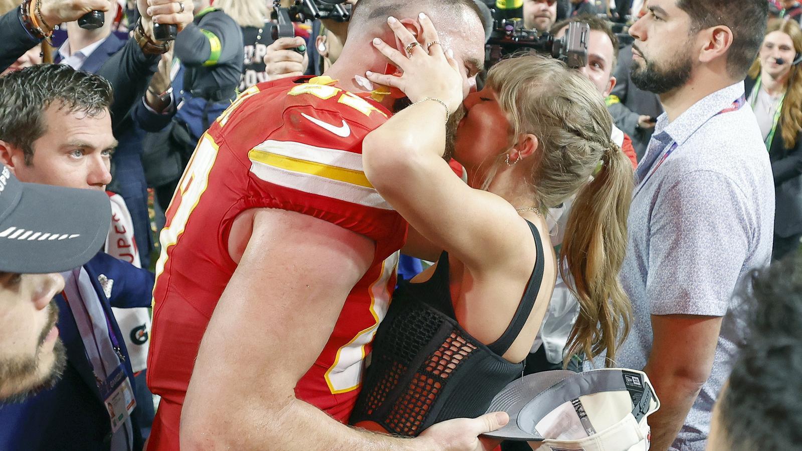 Travis Kelce y Taylor Swift en una imagen de archivo