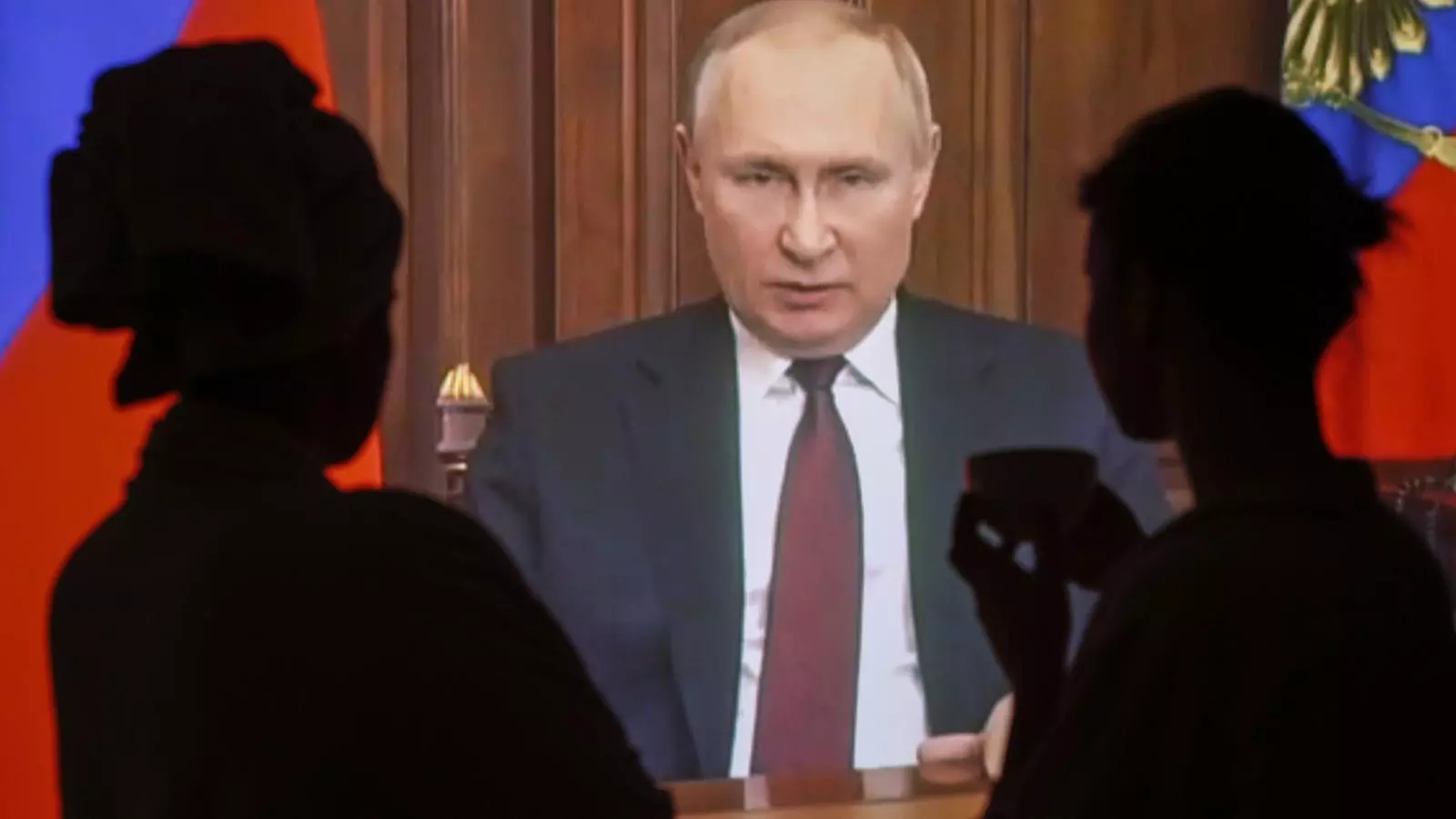 El presidente ruso Vladimir Putin anuncia una operación especial al Donbass