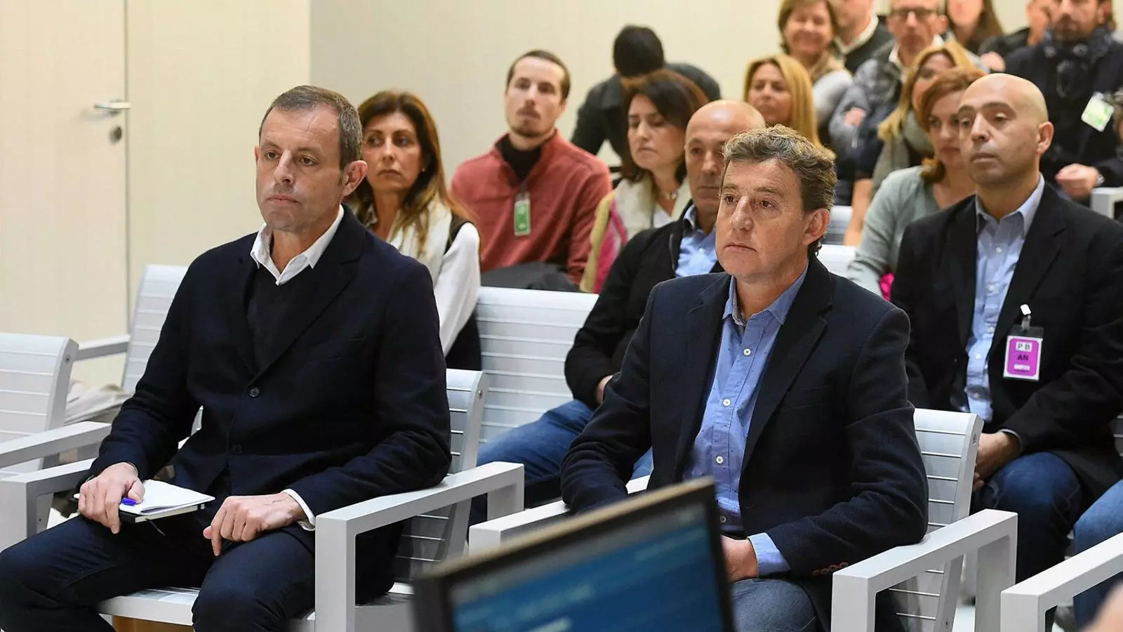 Sandro Rosell i Joan Besolí, en primer terme, al banc dels acusats de l’Audiència Nacional.