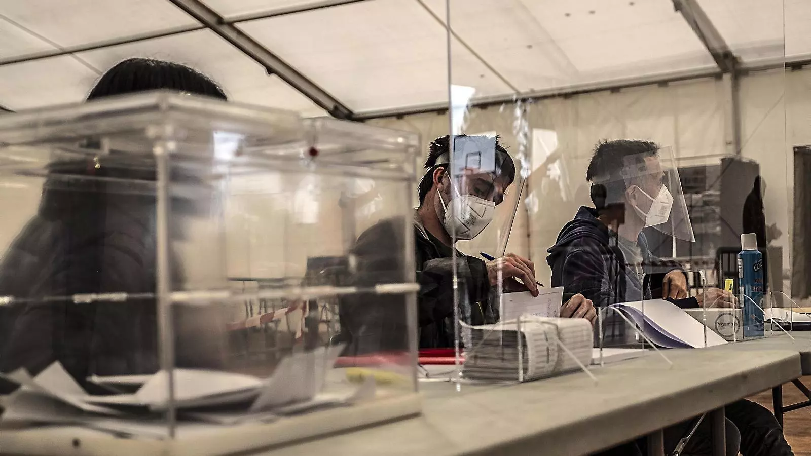 Una mesa electoral ahir a Cornellà de Llobregat.