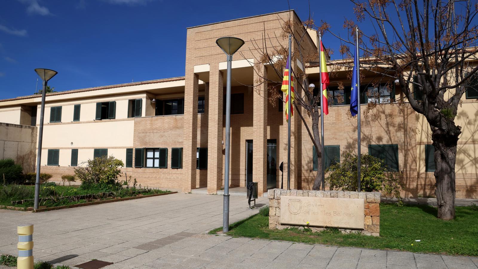 Building of the Es Pinaret minors' center