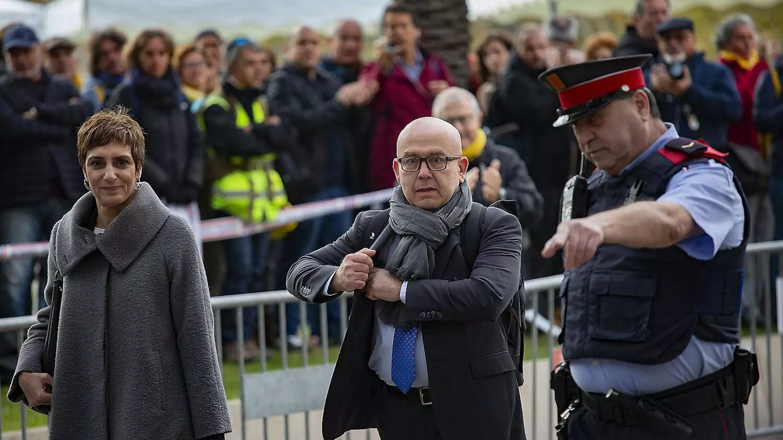 Gonzalo Boye, l’advocat del president de la Generalitat, Quim Torra, a la sortida del TJSC ahir.