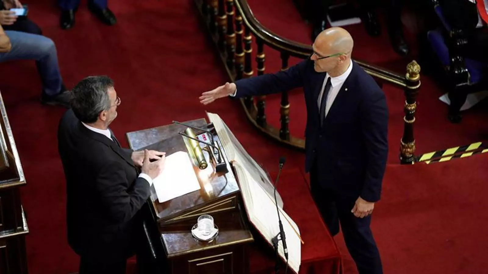 Raül Romeva, després de prometre la Constitució "com a pres polític i per imperatiu legal"