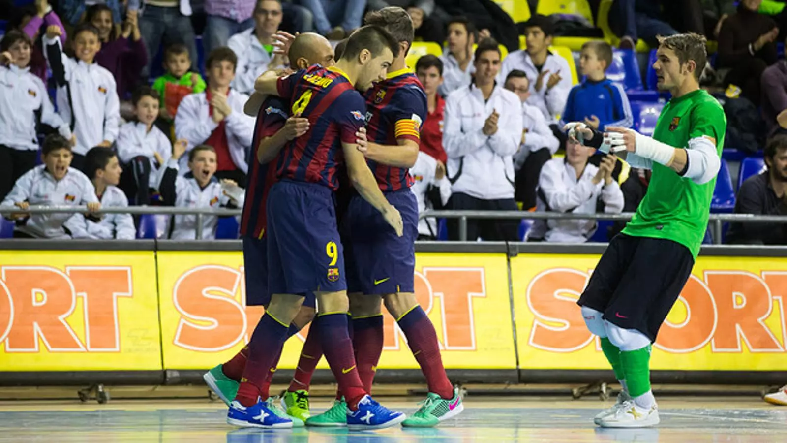 L'equip celebra el gol d'Ari Santos marcat contra el Gran Canaria