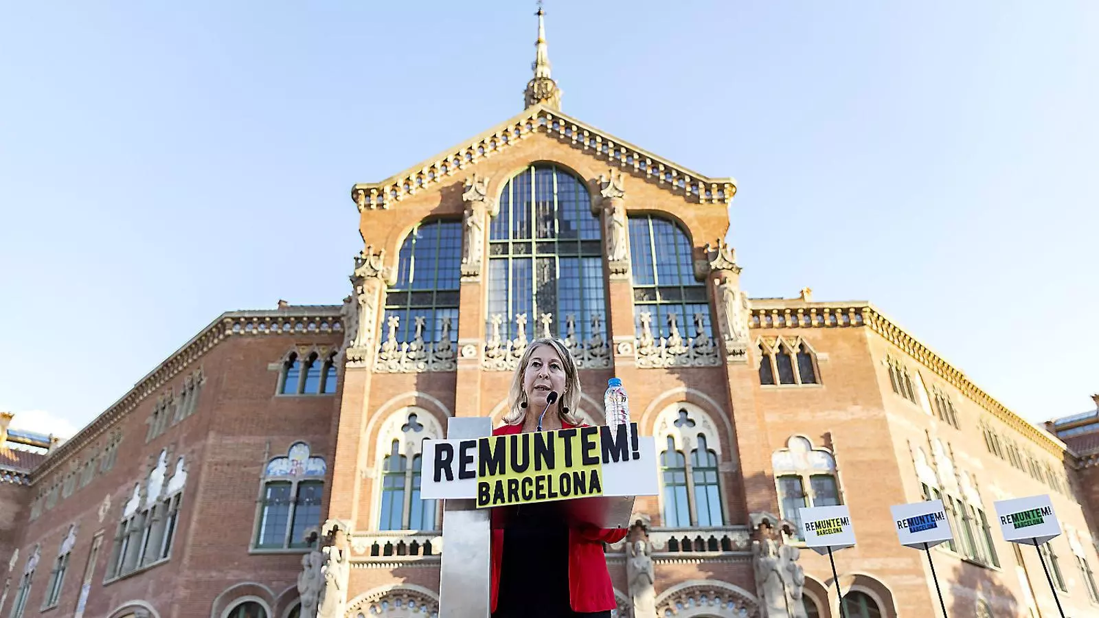 Munté demana “màxima unitat” per guanyar Ada Colau