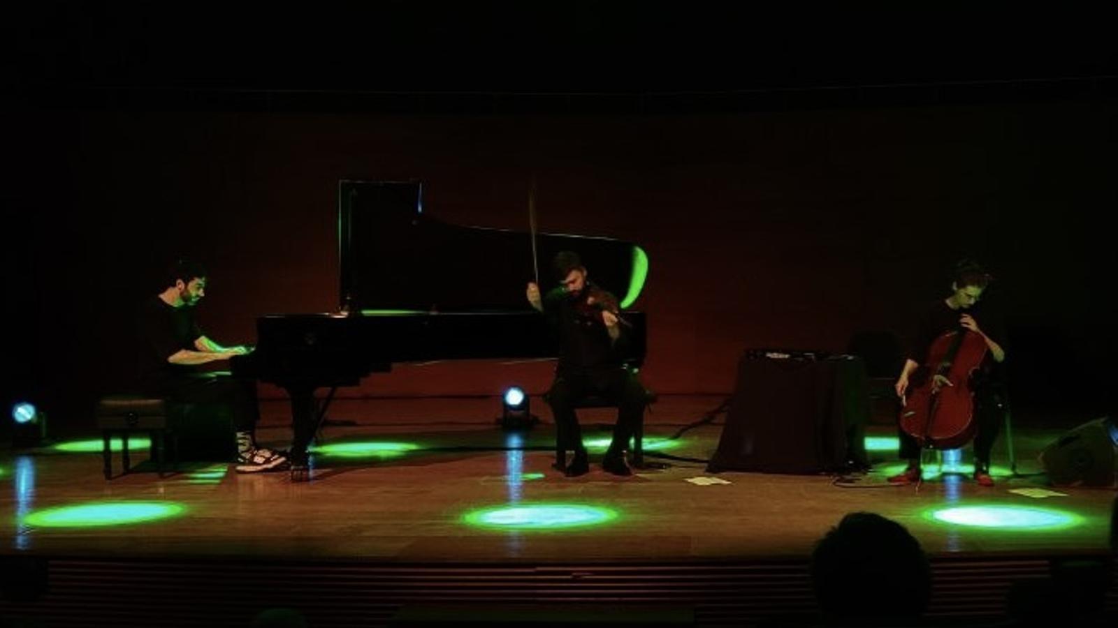 Evgeny Grinko durante el concierto