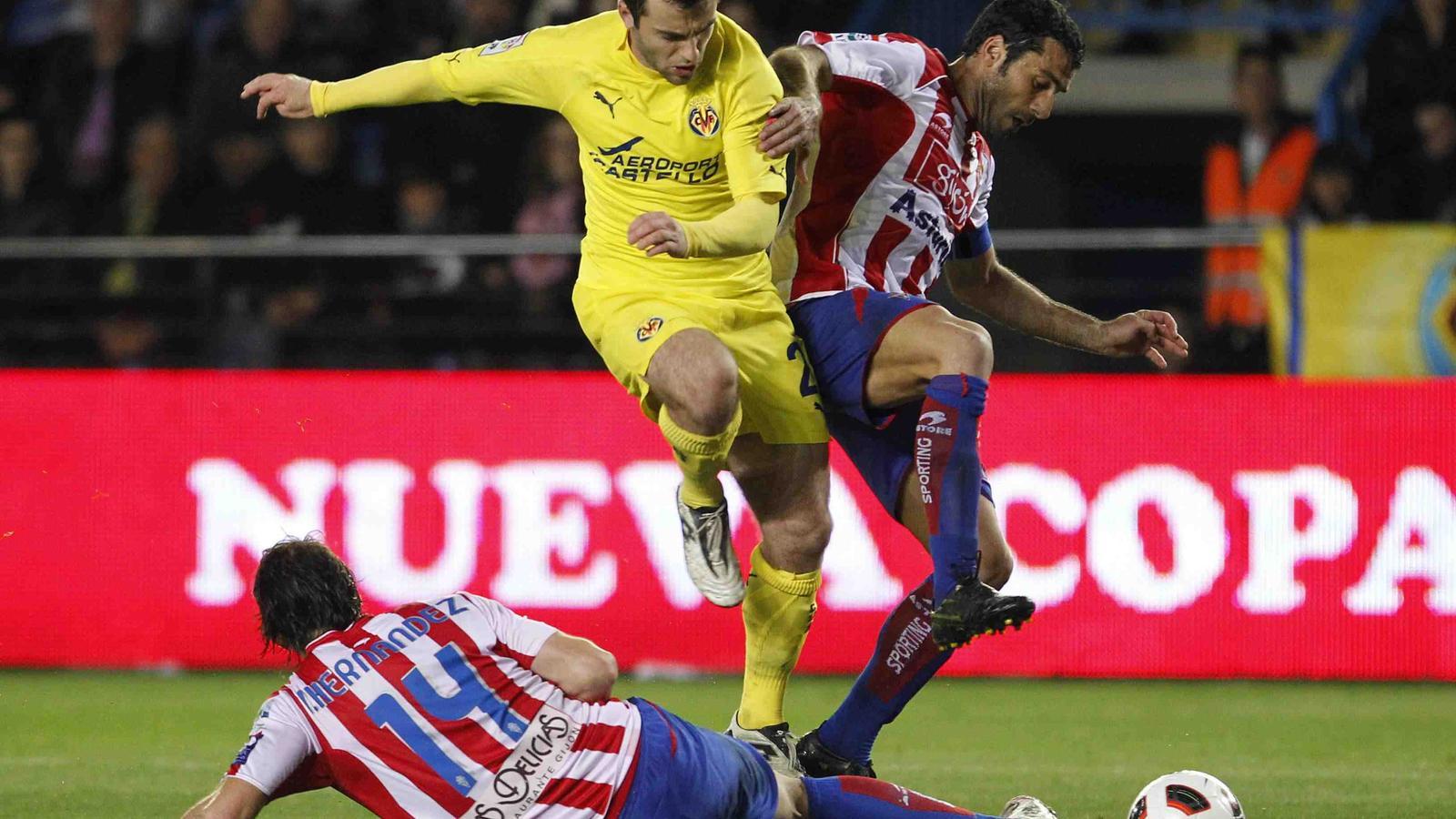 Rossi intenta marxar malgrat l'oposició de Sastre i Iván