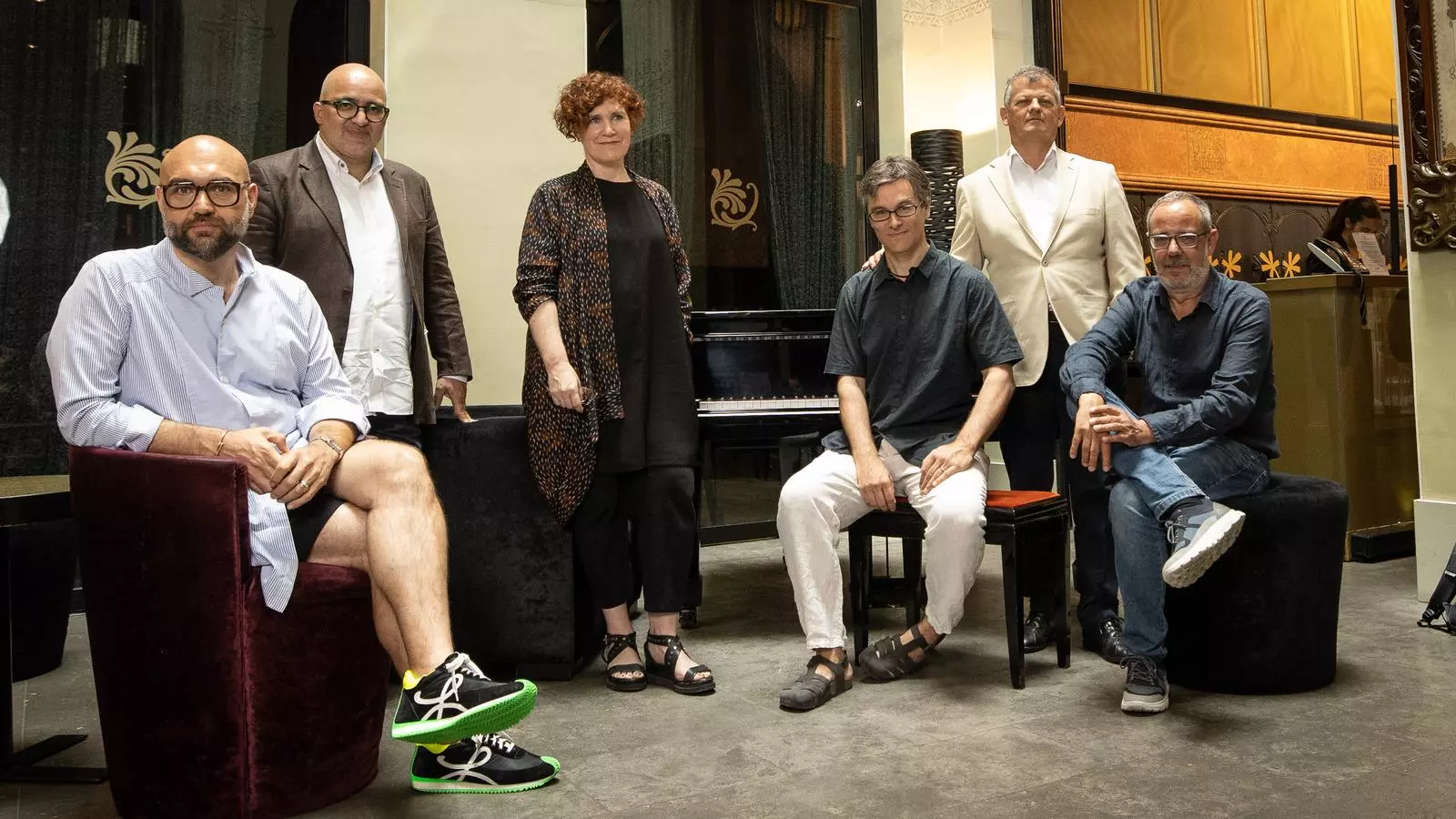 Xavier Sabata, Joan Anton Rechi, Gabriela Salaberri, Dani Espasa, Oriol Aguilà i Alberto Rodríguez a l'Hotel España de Barcelona