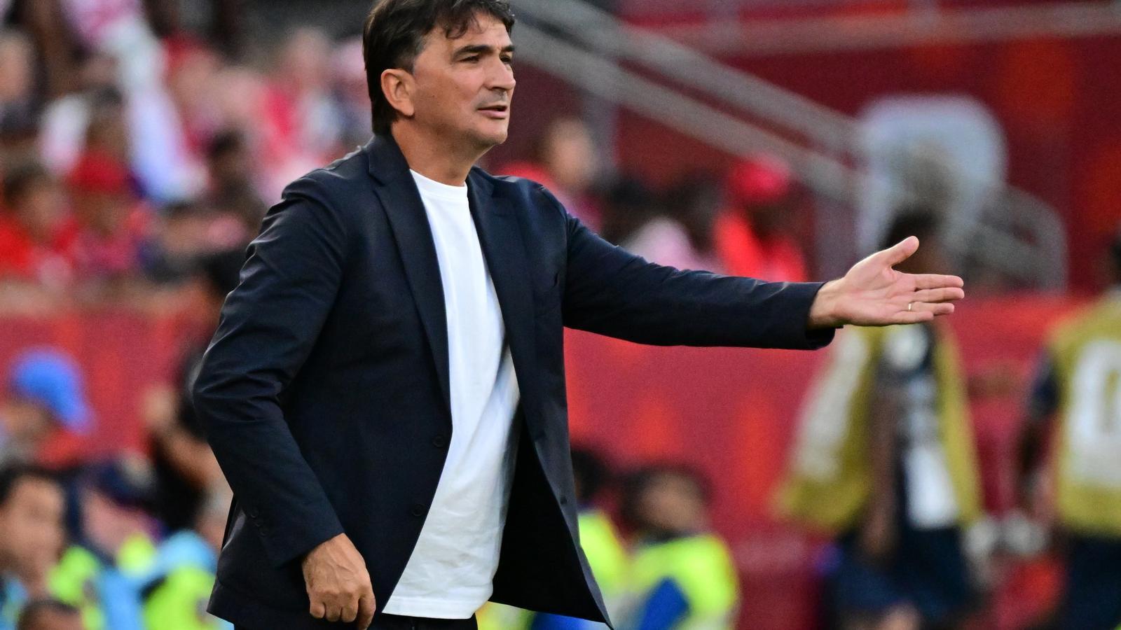 Zlatko Dalic, dirigiendo al conjunto croata durante el enfrentamiento contra Panamá