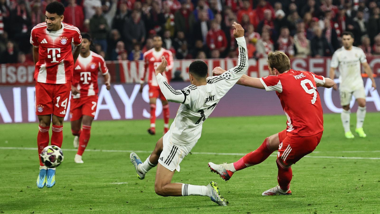 The action of Bayern's second goal, scored by Harry Kane