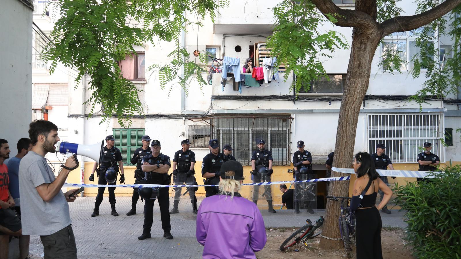Els desnonaments han provocat una creixent mobilització per defensar el dret a l’habitatge.