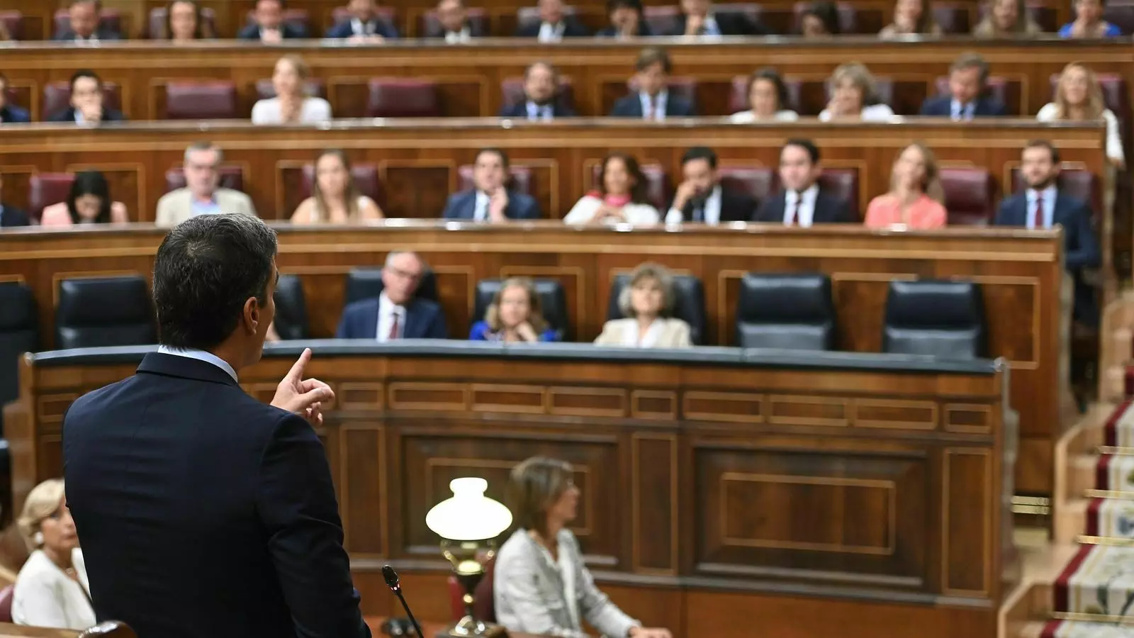 Pedro Sánchez avisa que aplicarà "qualsevol article de la Constitució" si la Generalitat desafia la llei