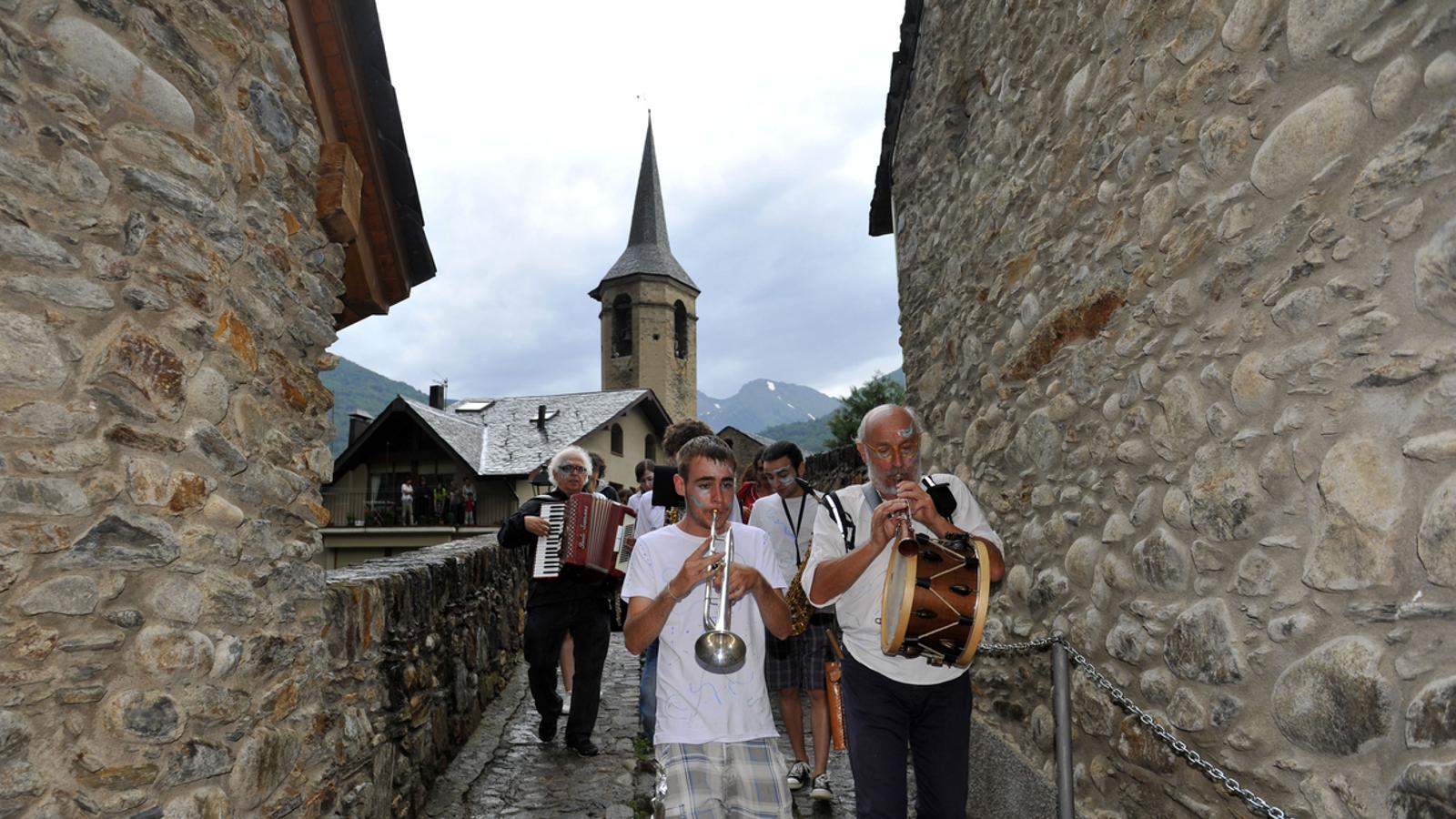The 2013 edition of Dansàneu / DANSANEU
