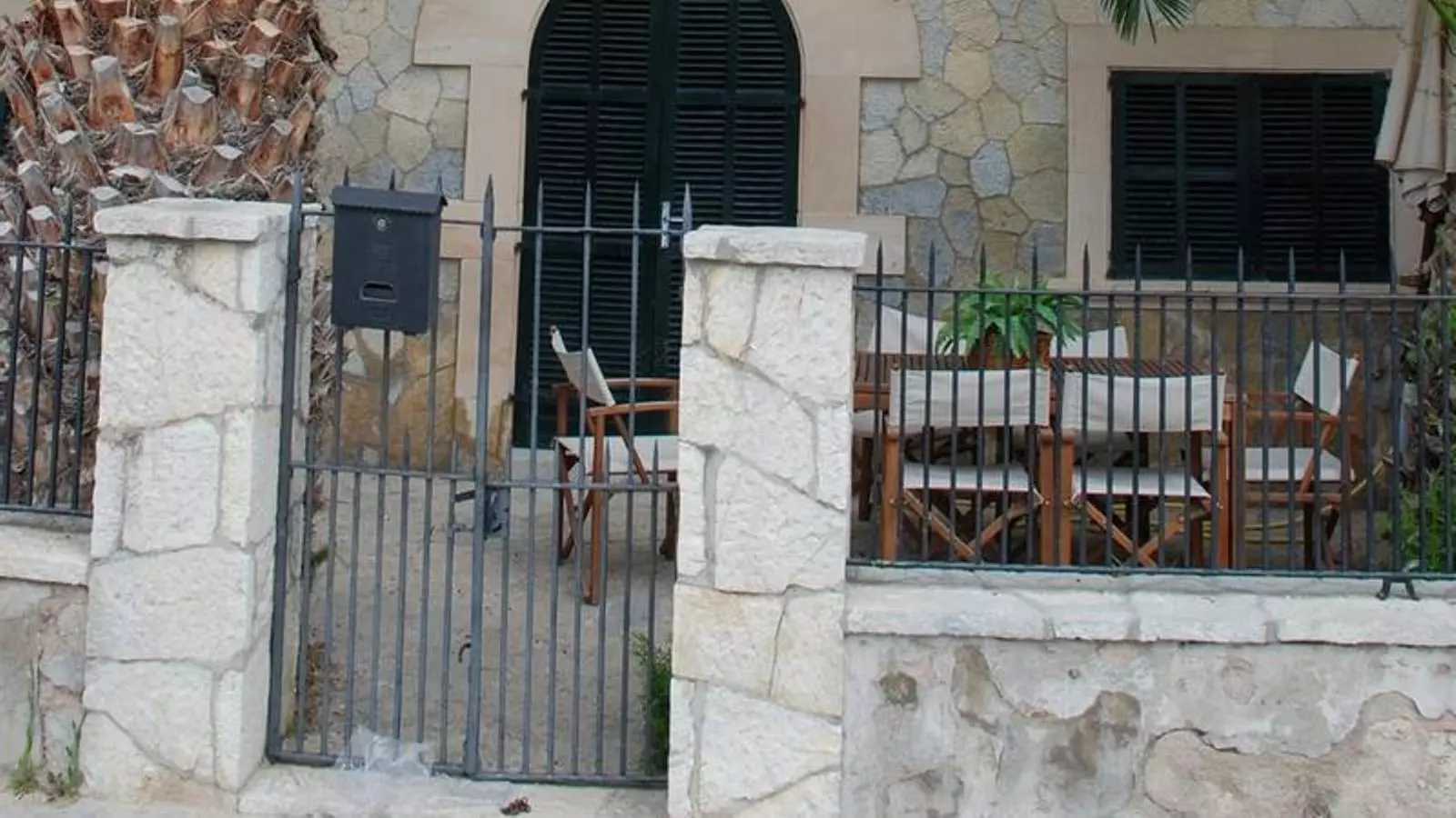 Can Mena, la casa d'estiueig ubicada al Port de Pollença.