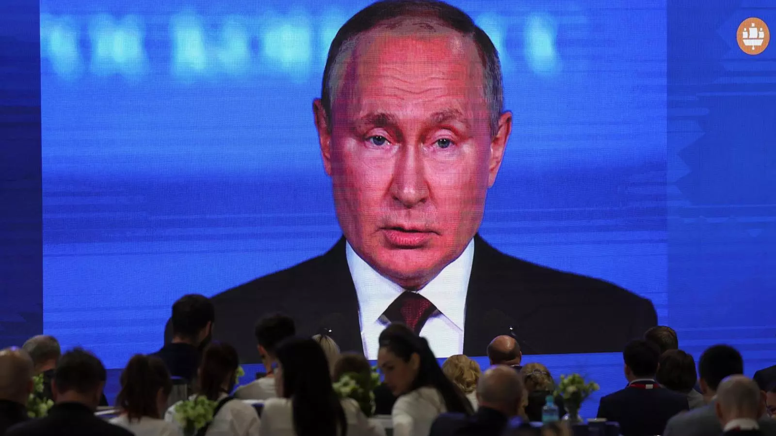 Vladímir Putin durant un moment de la seva compareixença aquest divendres a Sant Petersburg.