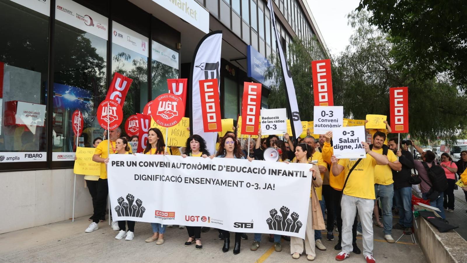 Protest in front of the Pimem headquarters this Monday