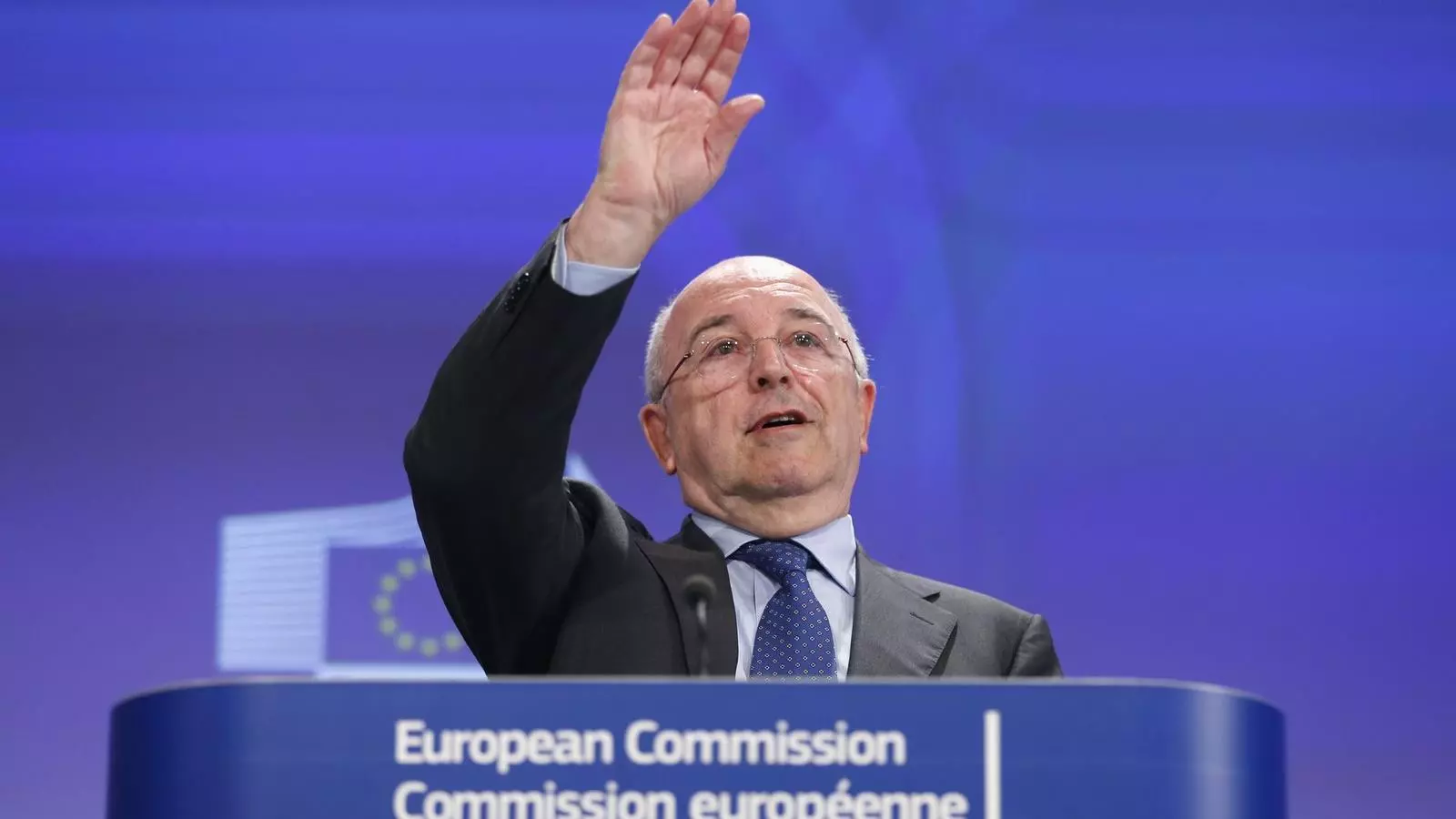 "MOLTS CULPABLES" El comissari de Competència, Joaquín Almunia, va explicar el rescat financer a Brussel·les i va dir que hi ha molts responsables.