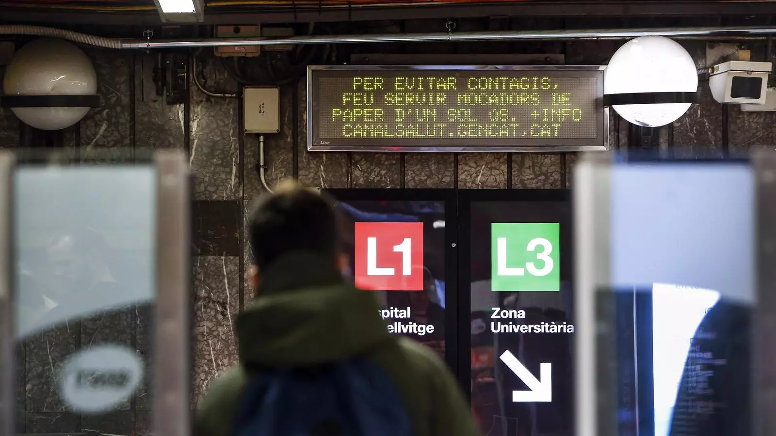 Informació per evitar contagis al metro de Barcelona