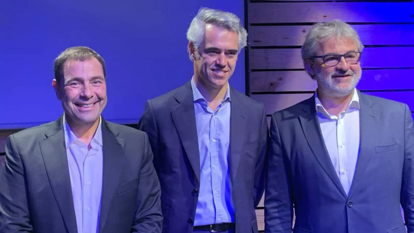 D'esquerra a dreta, Jordi Finazzi, nou director de SER Catalunya; Ignacio Soto, director general de SER; i Jaume Serra, delegat de Prisa Media a Catalunya