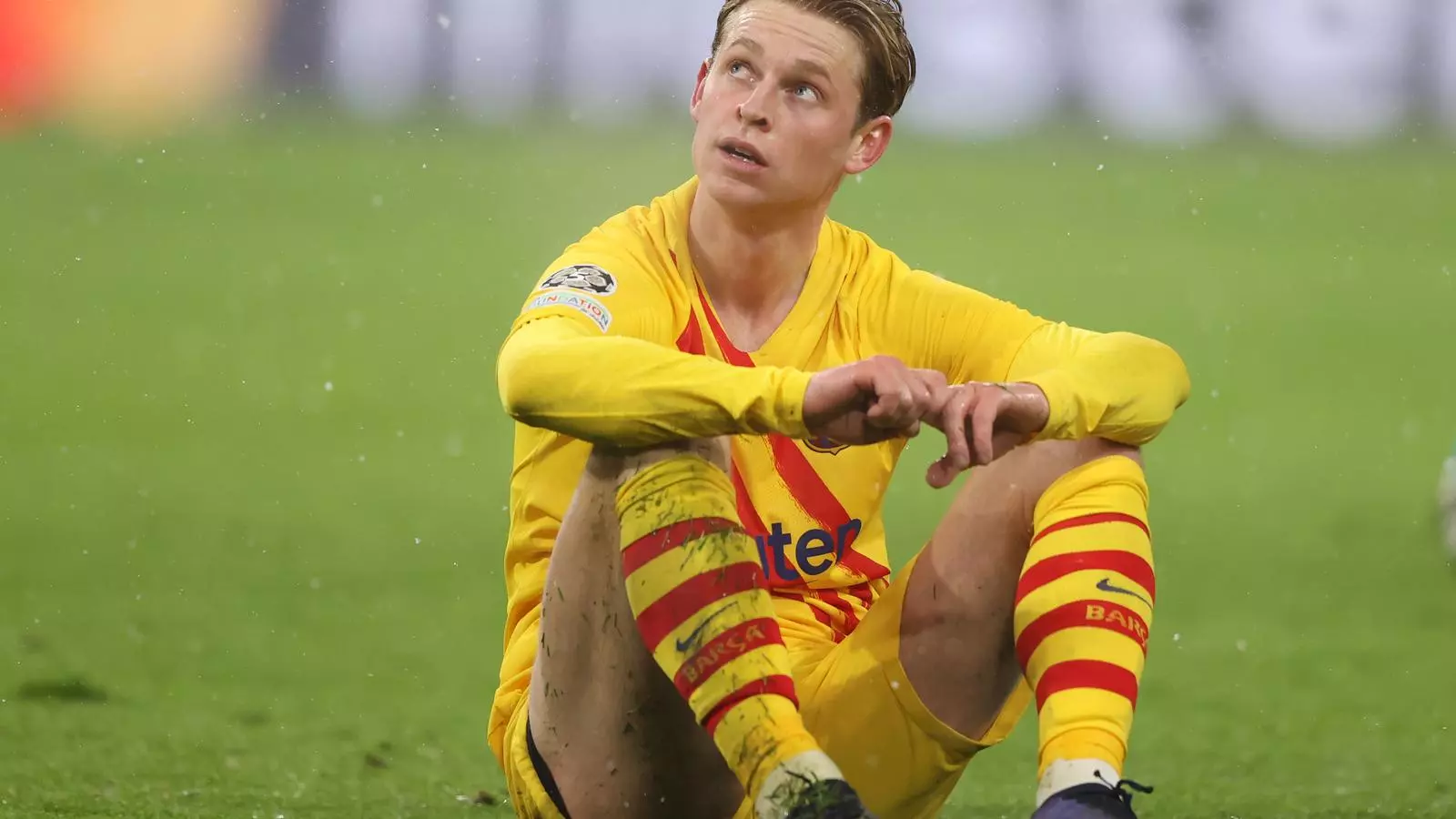 Frenkie de Jong, pensativo a Bayern-Barça.
