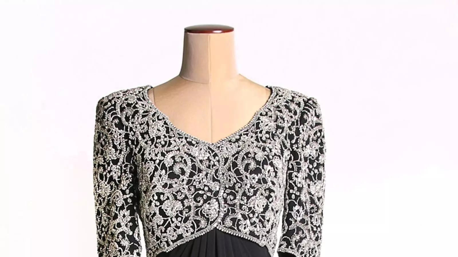 El vestit de Diana s'ha venut per 144.000 dòlars en una subhasta a Beverly Hills