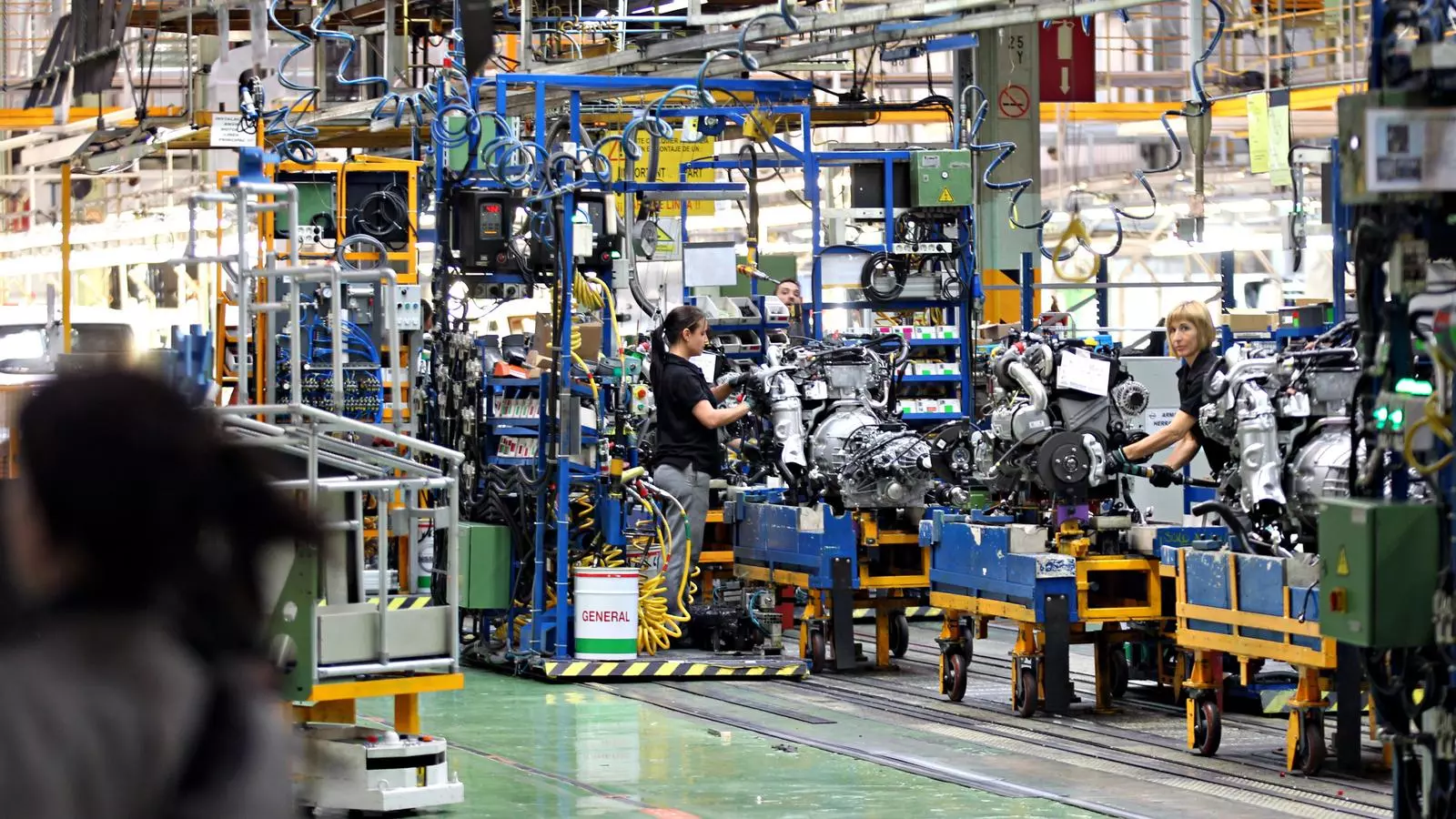 Nissan avisa de retallades a la fàbrica catalana