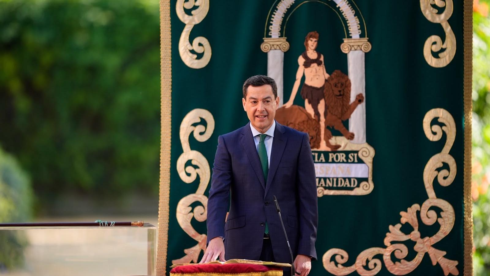 El presidente andaluz, Juanma Moreno, toma posesión este domingo.