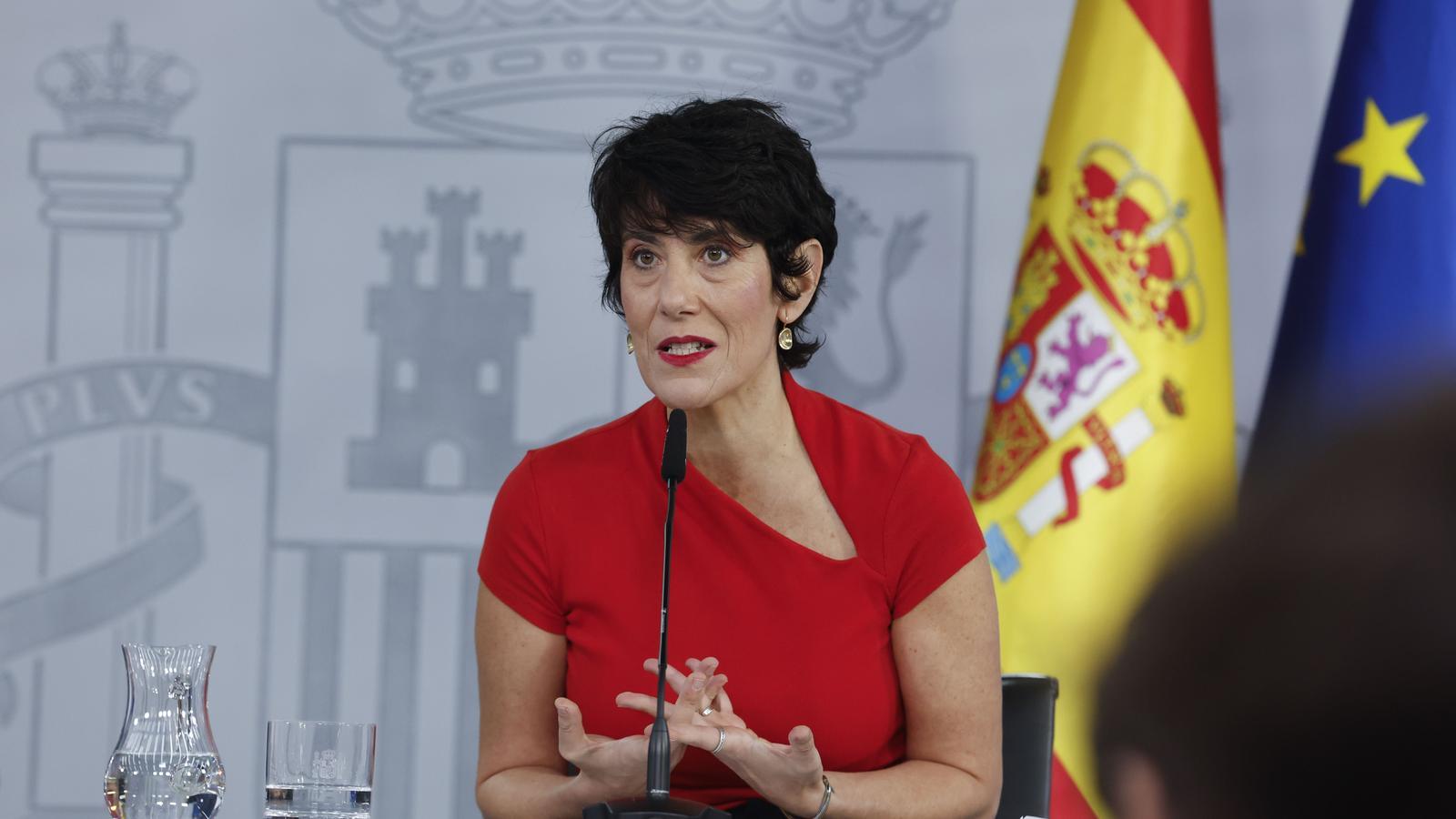 La ministra de Inclusión, Seguridad Social y Migraciones, Elma Saiz, durante la rueda de prensa posterior al consejo de ministros.