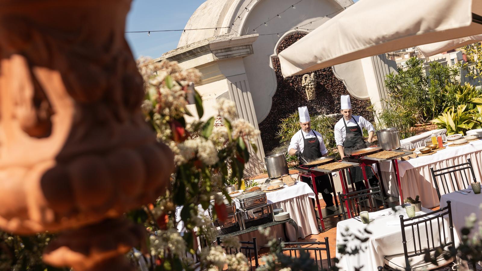 Los arroces que preparan al momento en el 'brunch' del hotel Palace.
