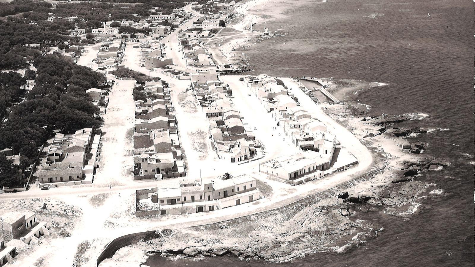 First colony of Can Picafort within the possession of Son Bauló, in a place between the Clot de s’Aigua Dolça and the Clot de s'Alga (or Clot d'en Barret)
