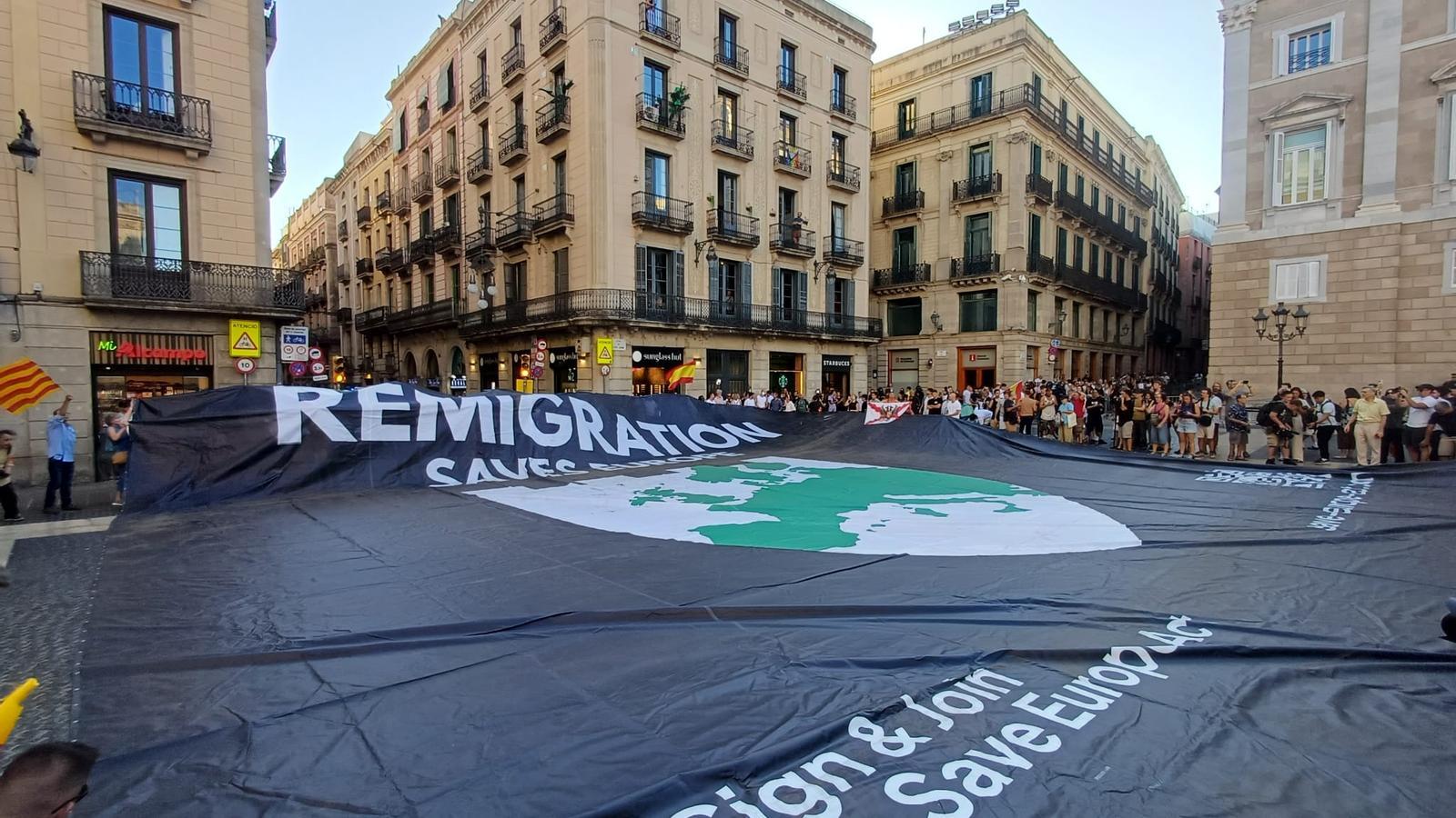 Imagen de la pancarta desplegada durante la concentración ultra.