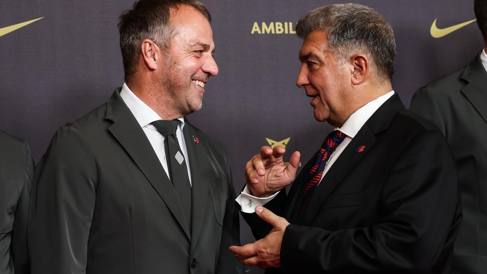 Joan Laporta i  Hansi Flick durant un acte del Barça