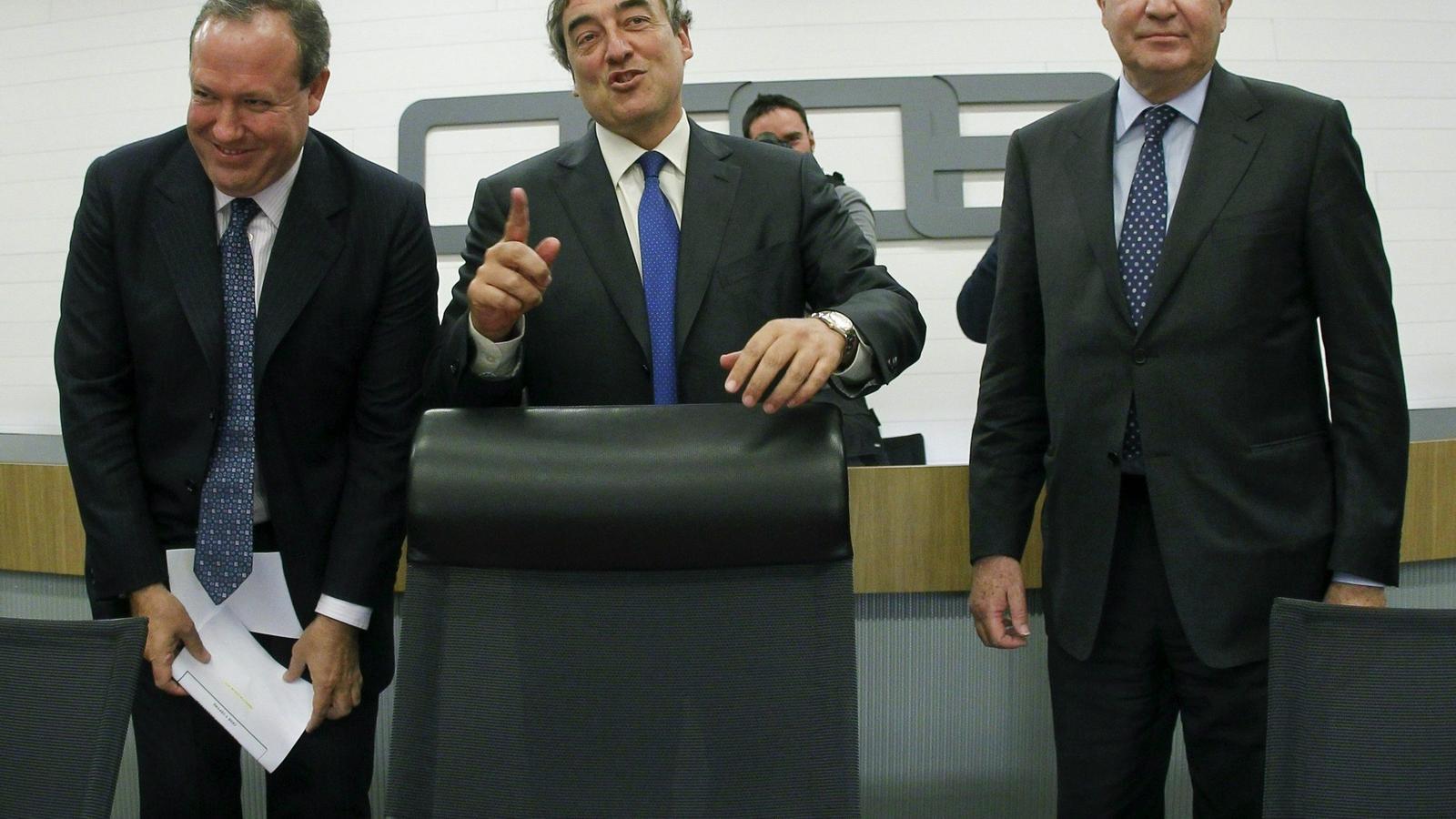 El desacord entre patronal i sindicats obliga Zapatero a legislar per decret