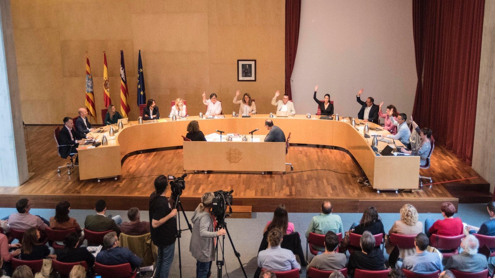 Votació al ple del Consell de Menorca