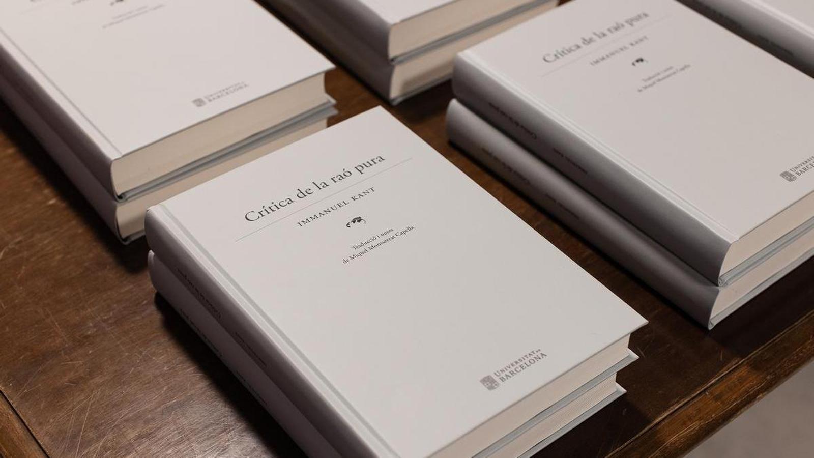 Alguns exemplars l'edició 'Crítica de la raó pura' de Miquel Montserrat Capella