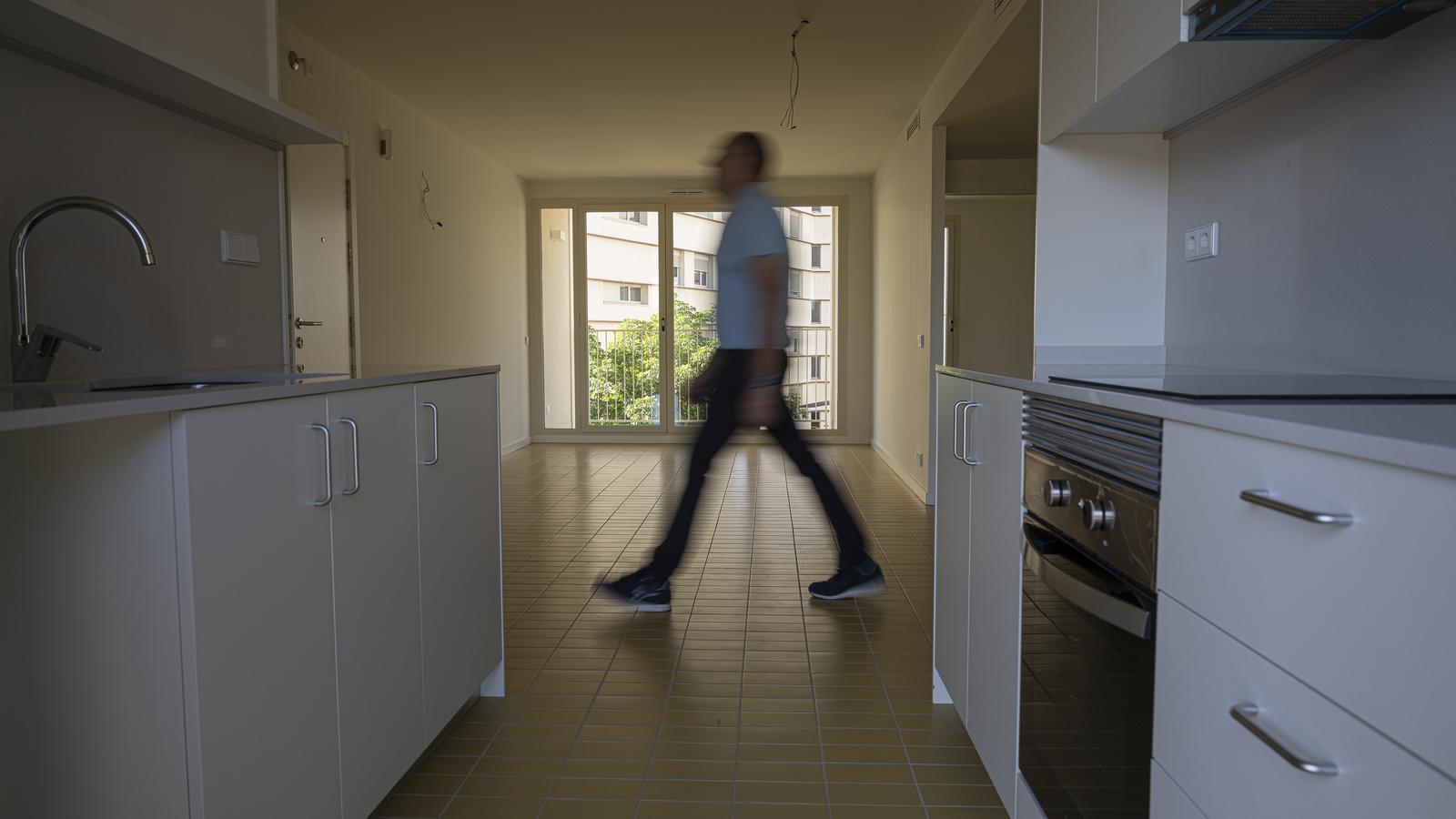 Interior of a protected housing of IMHAB in Trinitat Nova.
