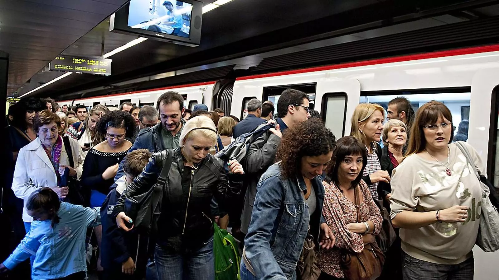 El pressupost de Trias: més despesa social i menys inversions Reformes en 21 passos de vianants de la Meridiana